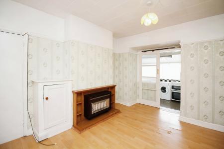 2 bedroom Semi-detached bungalow for sale in Mostyn Avenue, Syston, LE7