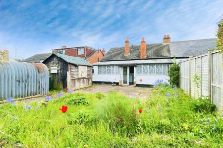 2 bedroom Semi-detached bungalow for sale in Mostyn Avenue, Syston, LE7