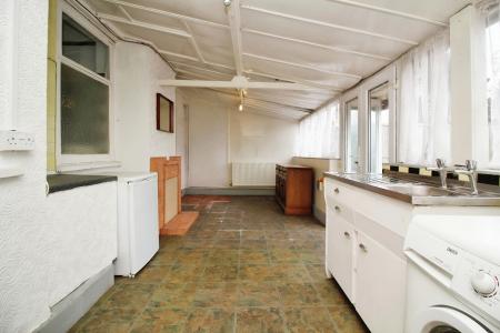 2 bedroom Semi-detached bungalow for sale in Mostyn Avenue, Syston, LE7