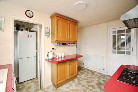 3 bedroom Semi-detached house for sale in Mostyn Avenue, Syston, LE7