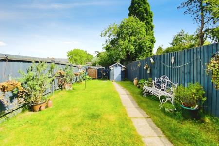 3 bedroom Town house for sale in New Avenue, Rearsby, LE7