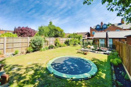 3 bedroom End of terrace house for sale in New Street, Queniborough, LE7