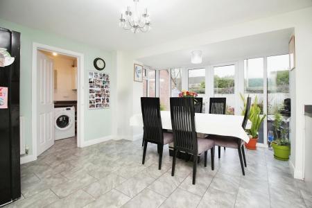 4 bedroom Detached house for sale in Nurseryman Way, Rearsby, LE7