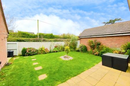 4 bedroom Detached house for sale in Nurseryman Way, Rearsby, LE7