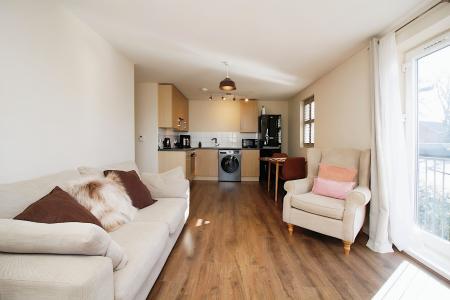 2 bedroom Flat for sale in Old Station Road, Syston, LE7