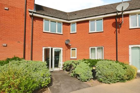 2 bedroom Ground floor maisonette for sale in Old Station Road, Syston, LE7