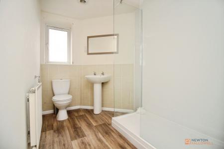 2 bedroom Ground floor maisonette for sale in Old Station Road, Syston, LE7