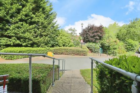 2 bedroom Ground floor maisonette for sale in Old Station Road, Syston, LE7