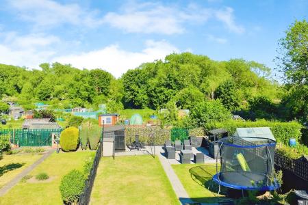 5 bedroom Semi-detached house for sale in Orchard Road, Birstall, LE4