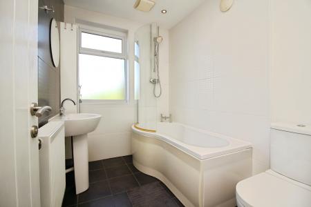 5 bedroom Semi-detached house for sale in Orchard Road, Birstall, LE4