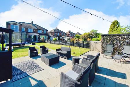 5 bedroom Semi-detached house for sale in Orchard Road, Birstall, LE4