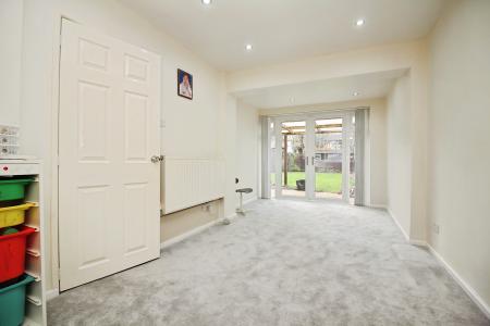 4 bedroom Semi-detached house for sale in Oriel Drive, Syston, LE7