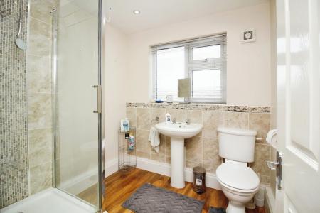 4 bedroom Semi-detached house for sale in Oriel Drive, Syston, LE7