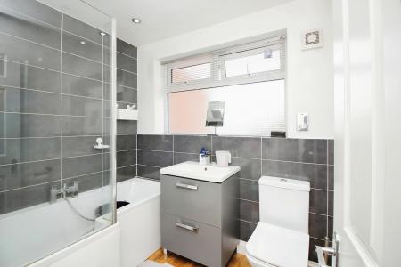 4 bedroom Semi-detached house for sale in Oriel Drive, Syston, LE7