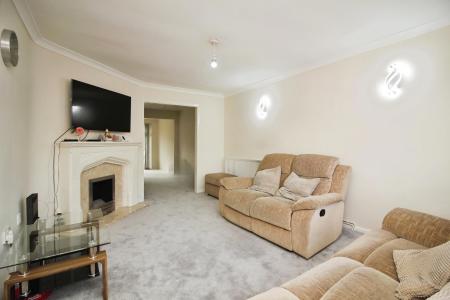 4 bedroom Semi-detached house for sale in Oriel Drive, Syston, LE7