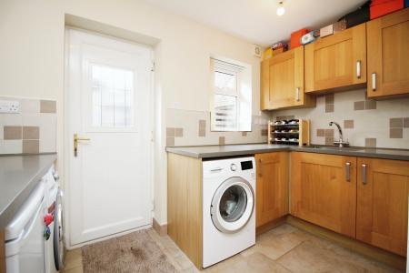 4 bedroom Detached house for sale in Oriel Drive, Syston, LE7