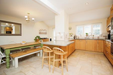 4 bedroom Detached house for sale in Oriel Drive, Syston, LE7