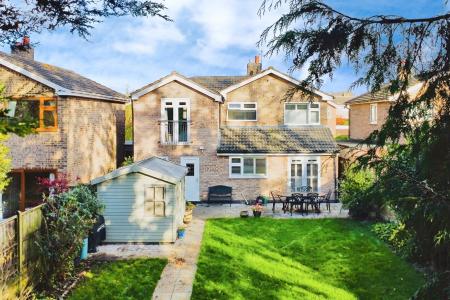 4 bedroom Detached house for sale in Oriel Drive, Syston, LE7