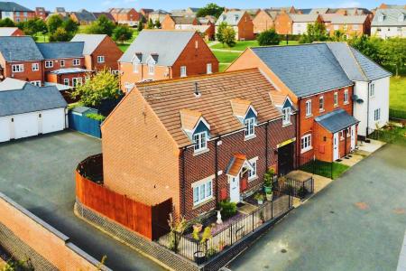 2 bedroom Maisonette for sale in Palmer Square, Birstall, LE4