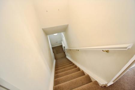 2 bedroom Maisonette for sale in Palmer Square, Birstall, LE4