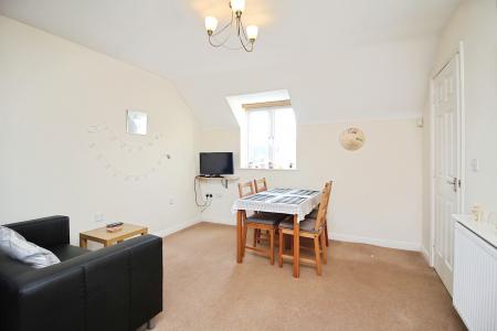 2 bedroom Maisonette for sale in Palmer Square, Birstall, LE4