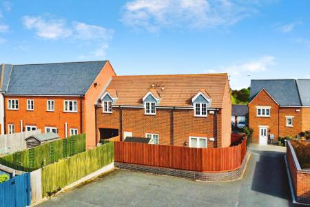 2 bedroom Maisonette for sale in Palmer Square, Birstall, LE4