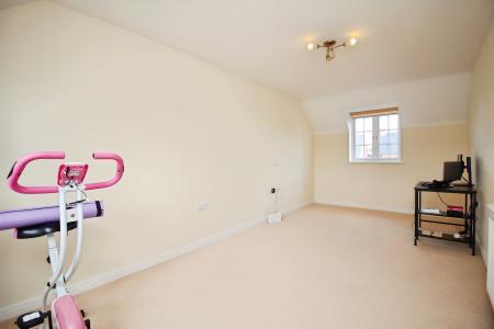 2 bedroom Maisonette for sale in Palmer Square, Birstall, LE4