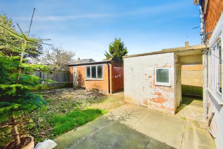 3 bedroom Semi-detached house for sale in Parkdale Road, Thurmaston, LE4