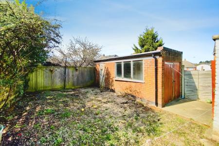 3 bedroom Semi-detached house for sale in Parkdale Road, Thurmaston, LE4