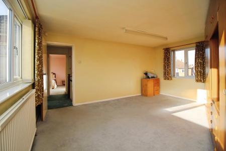 4 bedroom Semi-detached house for sale in Parkdale Road, Thurmaston, LE4