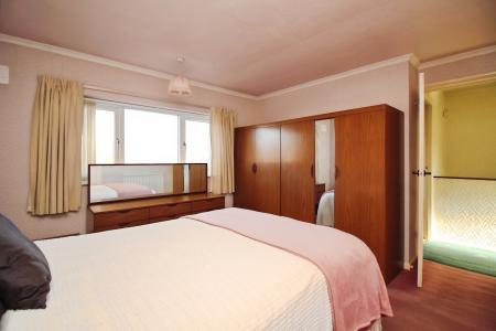 4 bedroom Semi-detached house for sale in Parkdale Road, Thurmaston, LE4