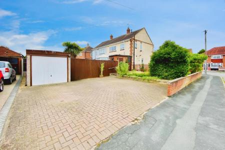 3 bedroom Semi-detached house for sale in Parkdale Road, Thurmaston, LE4