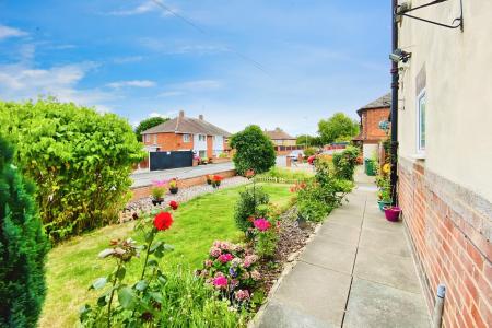 3 bedroom Semi-detached house for sale in Parkdale Road, Thurmaston, LE4