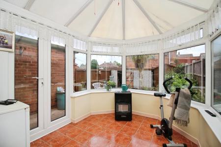 3 bedroom Semi-detached house for sale in Parkdale Road, Thurmaston, LE4