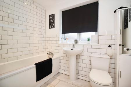 3 bedroom Town house for sale in Partridge close, Syston, LE7