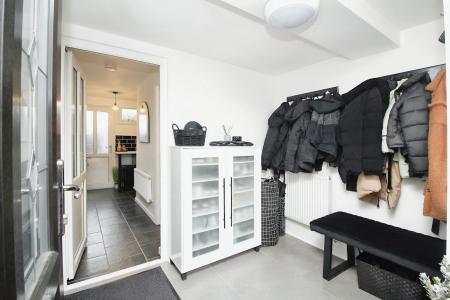 3 bedroom Town house for sale in Partridge close, Syston, LE7