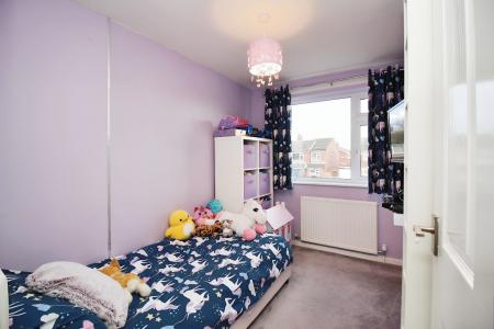 4 bedroom Semi-detached house for sale in Pembroke Avenue, Syston, LE7