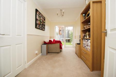 4 bedroom Semi-detached house for sale in Pembroke Avenue, Syston, LE7