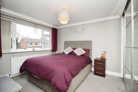 3 bedroom Detached house for sale in Pembroke Avenue, Syston, LE7