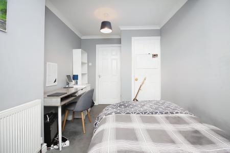 4 bedroom Semi-detached house for sale in Pembroke Avenue, Syston, LE7