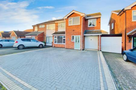 Pembroke Avenue, Syston, LE7