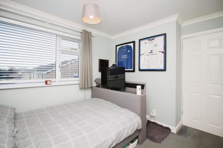 4 bedroom Semi-detached house for sale in Pembroke Avenue, Syston, LE7