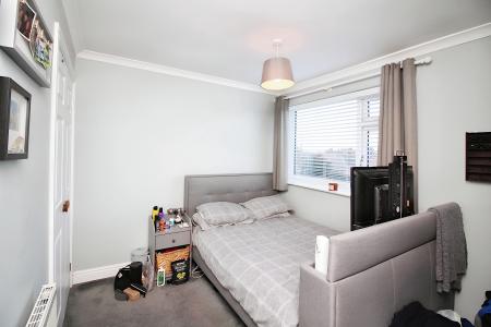 4 bedroom Semi-detached house for sale in Pembroke Avenue, Syston, LE7