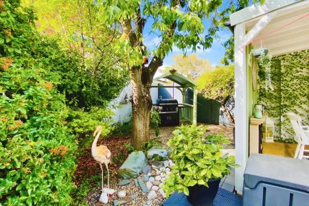 3 bedroom Detached house for sale in Ploughmans Lea, East Goscote, LE7