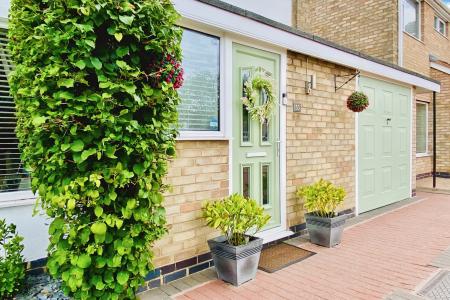 3 bedroom Detached house for sale in Ploughmans Lea, East Goscote, LE7