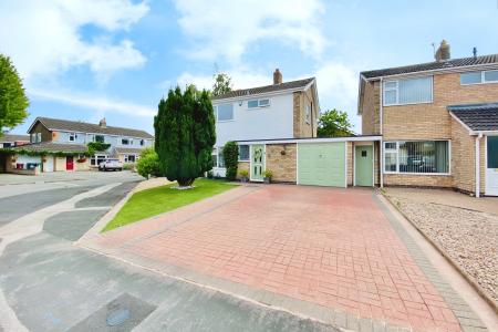3 bedroom Detached house for sale in Ploughmans Lea, East Goscote, LE7