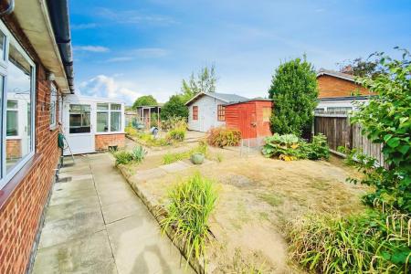 3 bedroom Detached house for sale in Ploughmans Lea, East Goscote, LE7