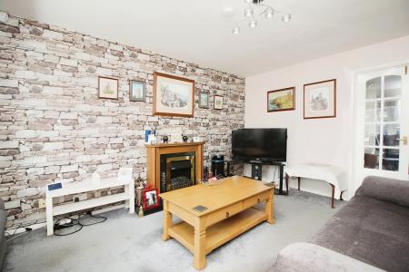 3 bedroom Semi-detached house for sale in Plumtree Way, Syston, LE7