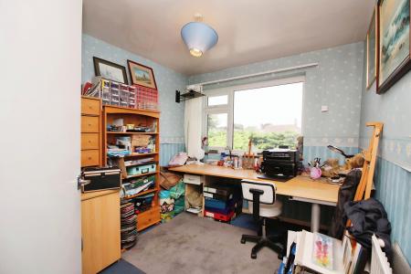 3 bedroom Semi-detached house for sale in Plumtree Way, Syston, LE7