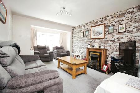 3 bedroom Semi-detached house for sale in Plumtree Way, Syston, LE7